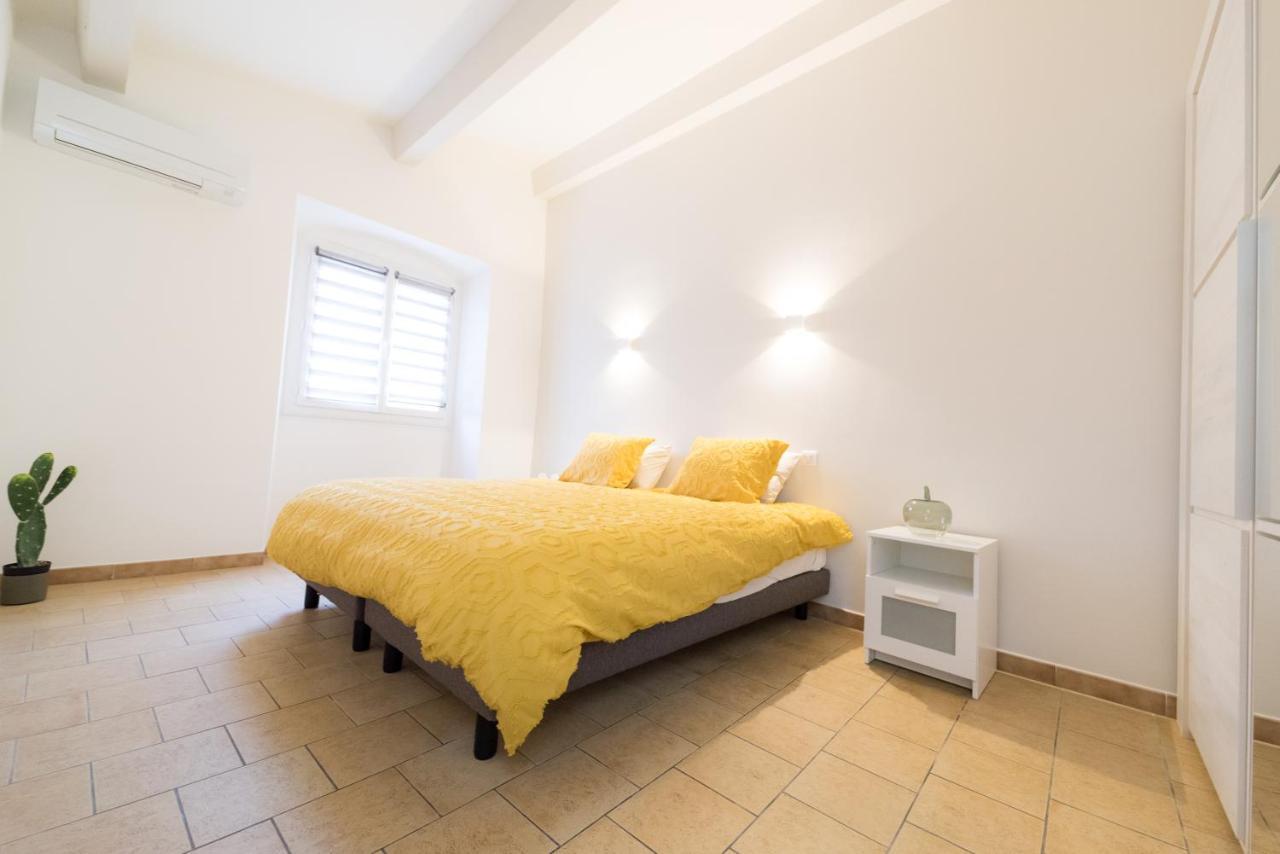 Apartmán Ravissant Triplex Et Duplex Au Centre De Pont St Esprit Exteriér fotografie